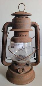 lot 18 image: VINTAGE DIETZ WIZARD LANTERN AS SHOWN.