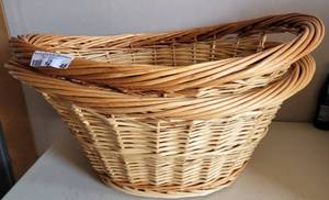 lot 48 image: LOT OF 2 LARGE SIZE OVAL BASKETS AS SHOWN. (SOLD 2 X THE MONEY)