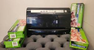 lot 67 image: FOODSAVER VACUUM SEAL SYSTEM V3460 AND ACCESSORIES AS SHOWN.