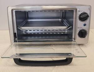 lot 80 image: TOASTMASTER TOASTER OVEN MODEL TM102-TR AS SHOWN.