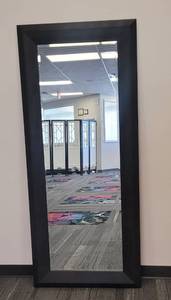 lot 113 image: LARGE WALL MIRROR IN STYLE AND COLOR SHOWN. CAN BE MOUNTED VERTICALLY OR HORIZONTALLY.
