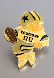 lot 168 image: VINTAGE 1989 DALLAS COWBOYS LAPEL PIN AS SHOWN.