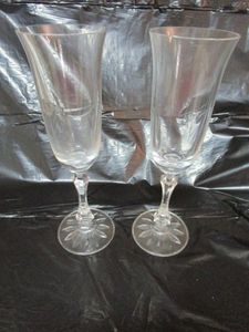 lot 15 image: CRYSTAL GLASS CHAMPAGNE FLUTES