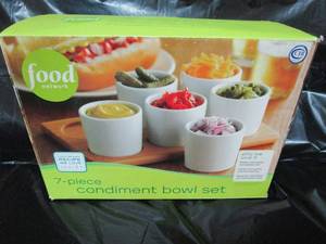 lot 17 image: FOOD NETWORK CONDIMENT BOWL SET IN BOX