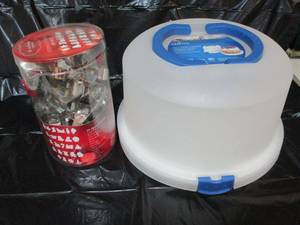 lot 26 image: COOKIE CUTTERS &amp CROFTON CAKE CARRIER