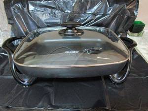 lot 31 image: PRESTO ELECTRIC COOKING SKILLET WLID