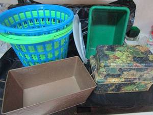 lot 32 image: BASKETS, PLASTIC LIDS, &amp TINS