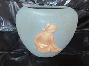 lot 50 image: VINTAGE JAPANESE VASE