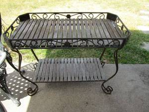lot 67 image: OUTDOOR PATIO CART