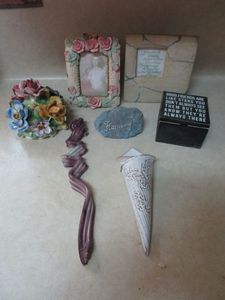 lot 57 image: PICTURE FRAMES, TRINKET BOX, MISC WALL DECOR