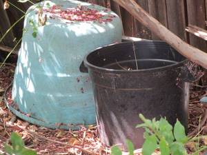 lot 77 image: LARGE PLASTIC TUBS