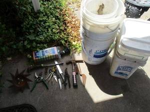 lot 78 image: GARDEN TOOLS, KNIVES, HAMMER, BUCKETS