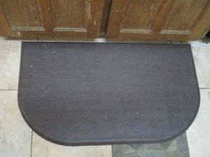 lot 90 image: MATS AROUND THE HOUSE