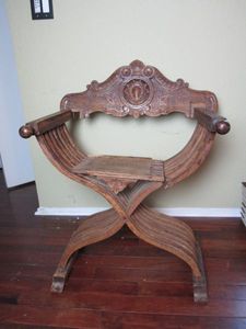 lot 92 image: ANTIQUE 19TH CENTURY SAVONAROLA FOLDING CHAIR