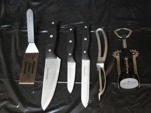 lot 231 image: FARBERWARE KNIVES &amp ACCESSORIES