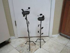 lot 253 image: LARGE FLOOR STANDING METAL CANDLE HOLDER STANDS DECOR
