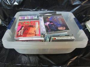 lot 260 image: ASSORTED CDS IN TUB