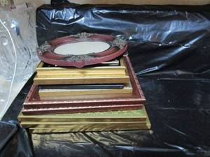 lot 267 image: PICTURE FRAMES