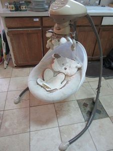 lot 120 image: FISHER PRICE BABY SWING