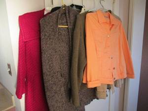 lot 221 image: VARIOUS WOMENS SWEATERSJACKETS