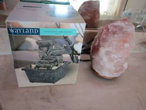 lot 239 image: ELECTRIC SALT ROCK, WORKING. WAYLAND TABLE TOP WATER FOUTAIN IN BOX