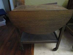 lot 252 image: ANTIQUE DUAL DROP LEAF BAR CARTTEA CART