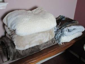 lot 257 image: BLANKETS &amp THROWS