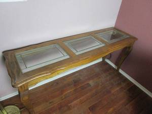 lot 258 image: VINTAGE SIDE TABLE