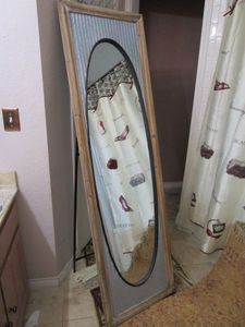lot 264 image: BEAUTIFUL FULL LENGTH STANDING MIRROR&nbsp