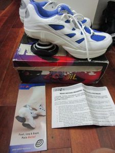 lot 292 image: Z-COIL SHOES SIZE 8 FOR FOOT, LEG, &amp BACK PAIN RELIEF&nbsp