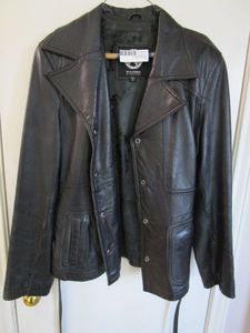 lot 216 image: WILSONS VINTAGE MAXIMA LEATHER JACKET SIZE MEDIUM