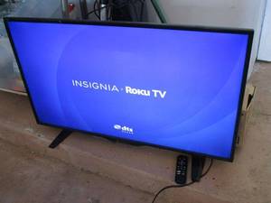 lot 409 image: ROKU TV WREMOTES, WORKING