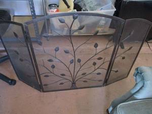 lot 412 image: FIREPLACE SCREEN