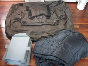 lot 364 image: MASTER MASSAGE BAG, SLUMBERJACK LOW TEMPS SLEEPING BAG, HANGING ORGANIZER