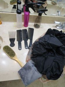 lot 368 image: BARBER SUPPLIES LOT