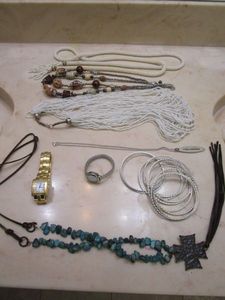 lot 370 image: WATCHES, NECKLACES & BRACELETS, VINTAGE CARRIAGE by TIMEX WATCH