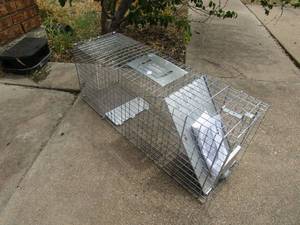 lot 347 image: HAVAHART ANIMAL TRAP