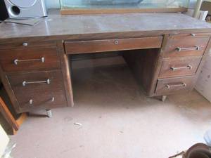 lot 389 image: VINTAGE WOODEN DESK
