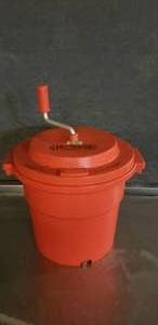 lot 23 image: Chef-Master Salad Spinner