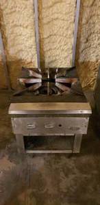 lot 40 image: Dynamic Cooking Systems Large Single Burner Range