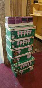 lot 140 image: Large Lot of Lightbulbs