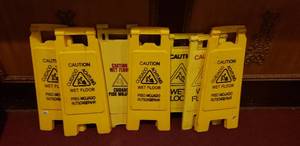lot 148 image: Lot of 7 Wet Floor Warning Signs