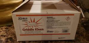 lot 159 image: Case of Griddle Kleen Packs