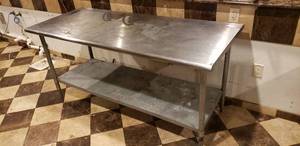 lot 178 image: Stainless Steel Prep Table w Shelf