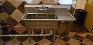 lot 217 image: BK Stainless Steel 3-Sink Dishwashing Station