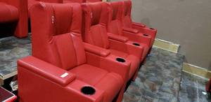 lot 247 image: Lot of 4 Luxury Media Lounge Chairs CHAIRS DO NOT HAVE POWER
