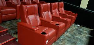 lot 270 image: Lot of 4 Electric Power Reclining w Power Footrest Media Lounge Chairs