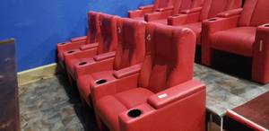 lot 309 image: Lot of 4 Luxury Media Lounge Chairs CHAIRS DO NOT HAVE POWER