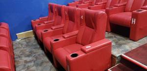 lot 310 image: Lot of 4 Luxury Media Lounge Chairs CHAIRS DO NOT HAVE POWER
