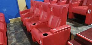 lot 314 image: Lot of 4 Luxury Media Lounge Chairs CHAIRS DO NOT HAVE POWER